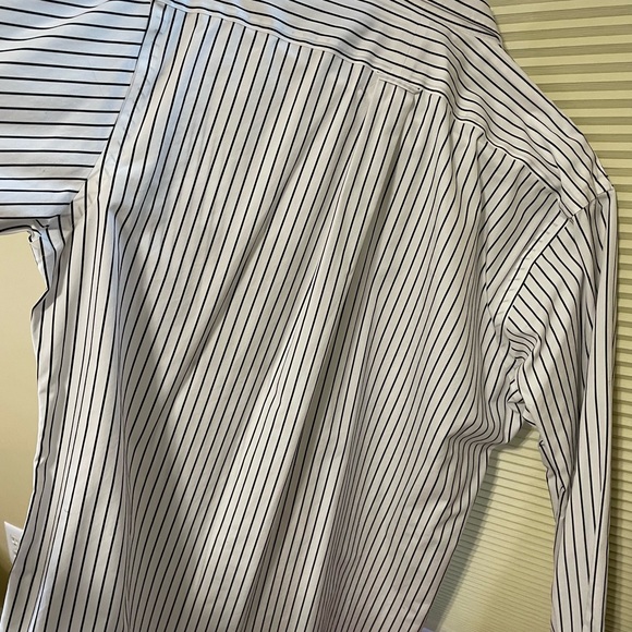 Men’s medium button down. - Picture 4 of 4